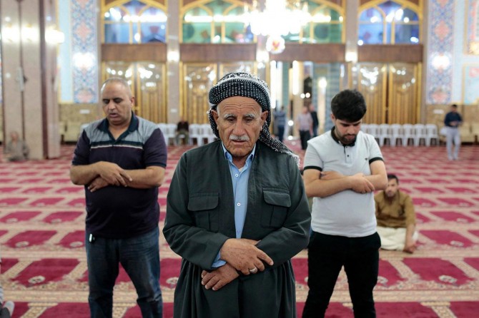 Li Hewlêrê sînordakirin hatin rakirin û li camîyan nimêja terawîhê hat edakirin