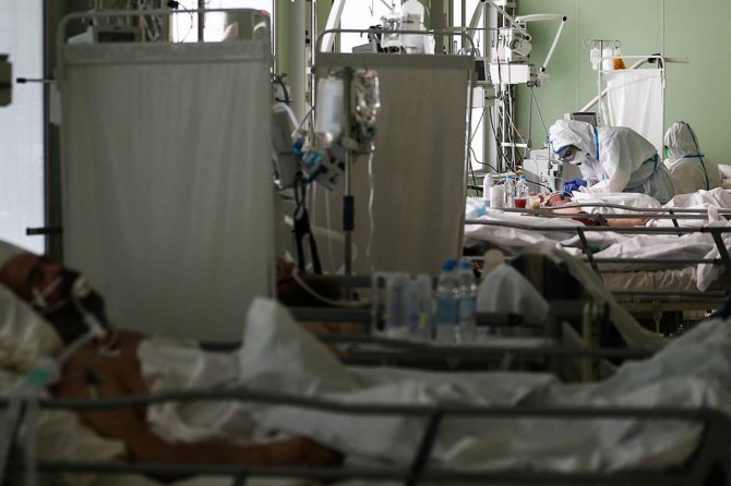 Rusya'da Covid-19 vakası 252 bin 245'e yükseldi
