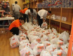 Adana Umut Der'den 220 aileye gıda yardımı