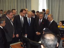 Bülent Arınç, Manisa'da açılışlarda bulundu