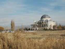 YYÜ' nün tek camisi olan Zeve Camii cuma günü ibadete açılıyor
