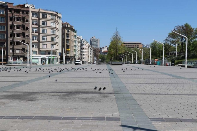 6'ncısı uygulanan sokağa çıkma yasağında İstanbul'da sessizlik hakim