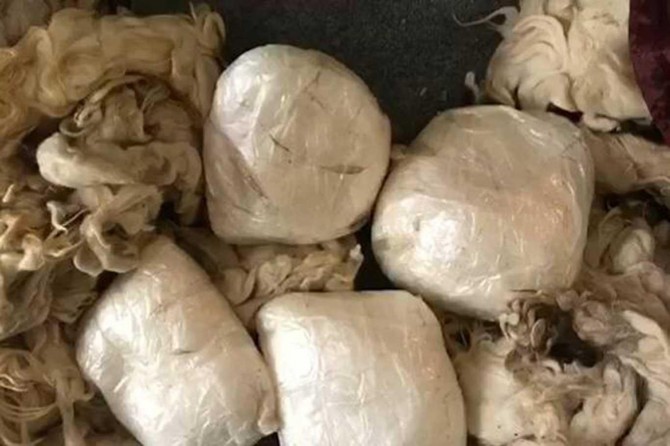 Van'da yastığa gizlenmiş yaklaşık 4 kilogram uyuşturucu ele geçirildi