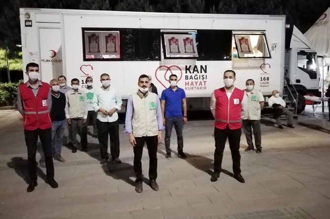 Mardin Umut Kervanı Kızılay'a kan bağışında bulundu