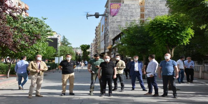 Siirt’te drone ile evde kalın çağrısı yapıldı