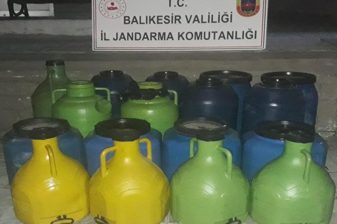 Ayvalık'ta 10 ton zeytinyağı çalındı