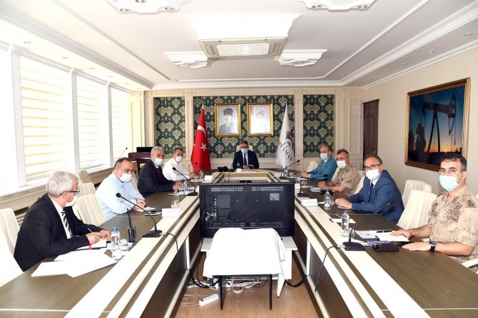 Adıyaman'da camilerin ibadete açılmasıyla ilgili toplantı yapıldı