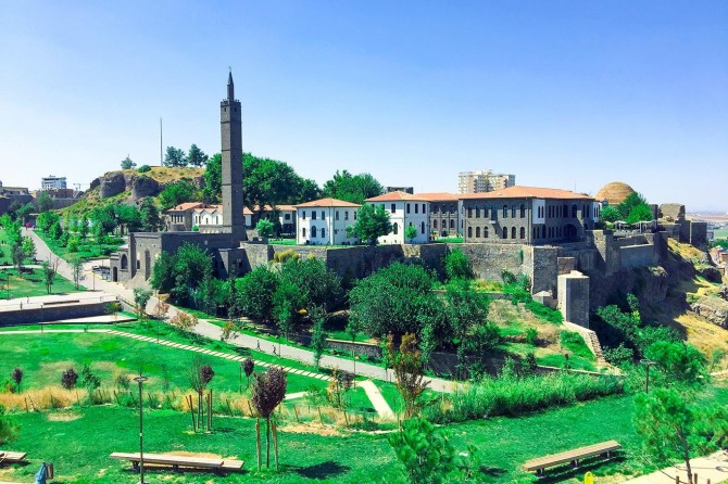 Îro 1381emîn salvegera fetihkirina Diyarbekirê ye