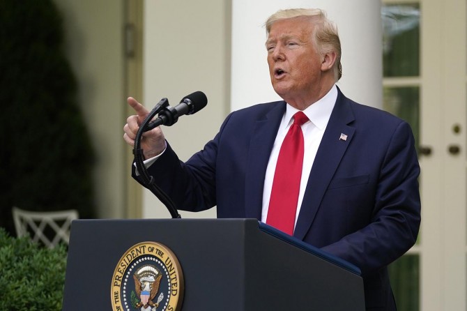 Trump "sosyal medya" kararnamesini imzaladı