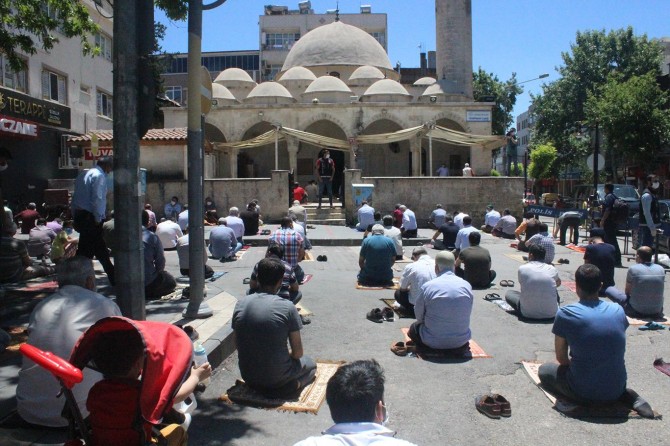 Adıyamanlılar 73 gün sonra tekrar camiyle buluştu