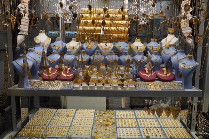 Kuyumcular altın fiyatlarındaki dalgalanmadan memnun değil