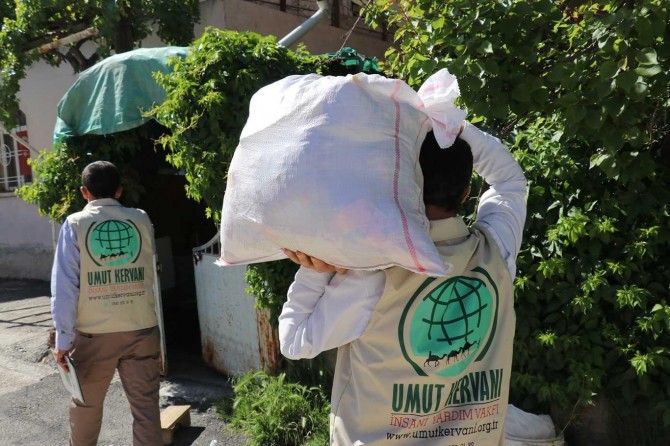 Karwana Hêvîyê ya Malatyayê di meha Remezanê de ji 445 malbatên feqîr re alîkarî kir