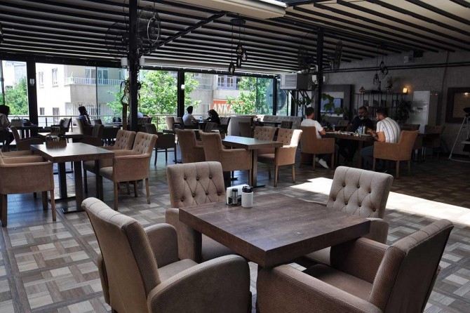 Batman'daki kafe ve lokantalar uzun bir aradan sonra hizmete açıldı
