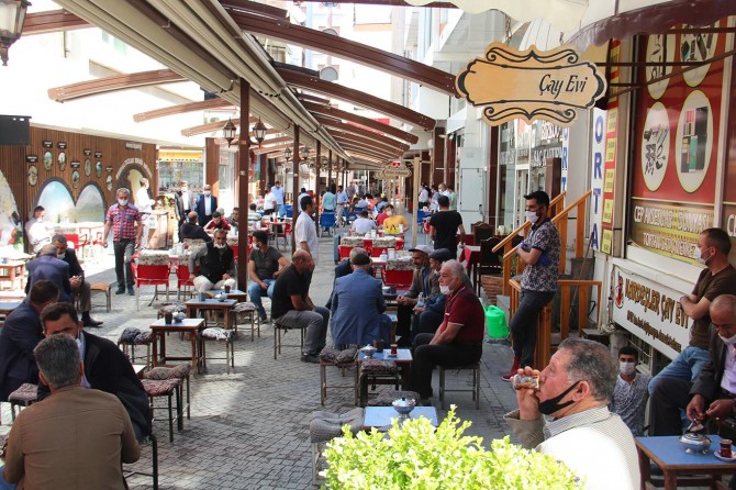 Uzun süre kapalı olan esnaf, normalleşme süreci hakkında ne düşünüyor?