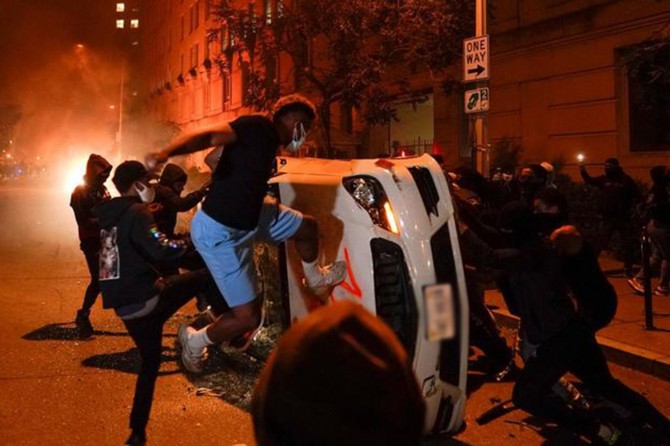 Washington'da 2 gün sokağa çıkma yasağı ilan edildi