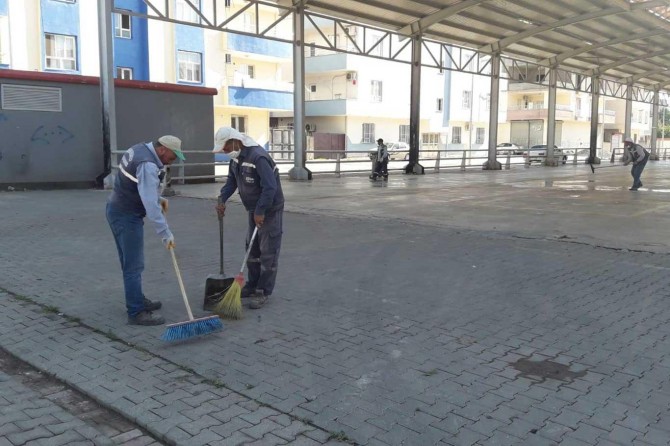 Viranşehir'de cuma namazı kılınacak yerlerde temizlik yapıldı