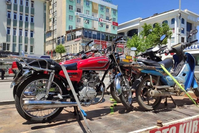Adıyaman'da araç ve motosiklet denetimi gerçekleştirildi