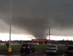 Dev hortom Mississippi'yi vurdu