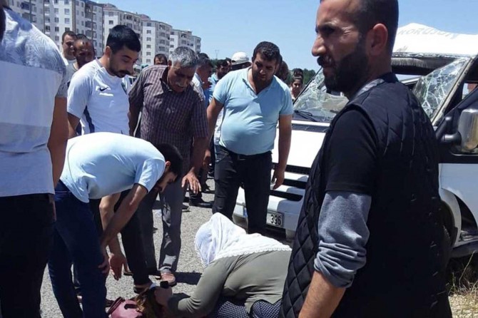 Diyarbakır 450 Evler mevkiinde trafik kazası: 6 yaralı