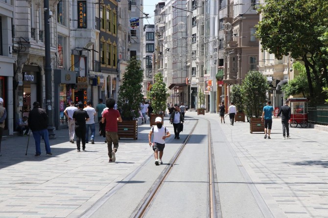 ​İstanbul’da sokağa çıkma yasağı olmamasına rağmen beklenen yoğunluk yaşanmadı