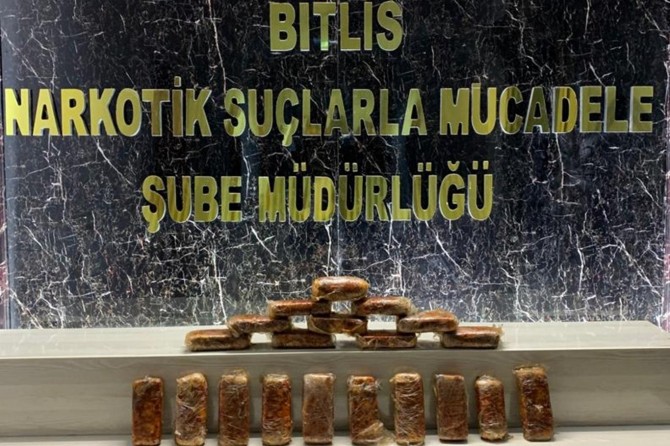 Bitlis’te 19 kilogram eroin ele geçirdi