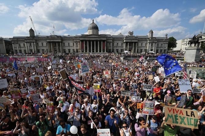 Avrupa başkentlerinde ırkçılık karşıtı gösteriler düzenlendi