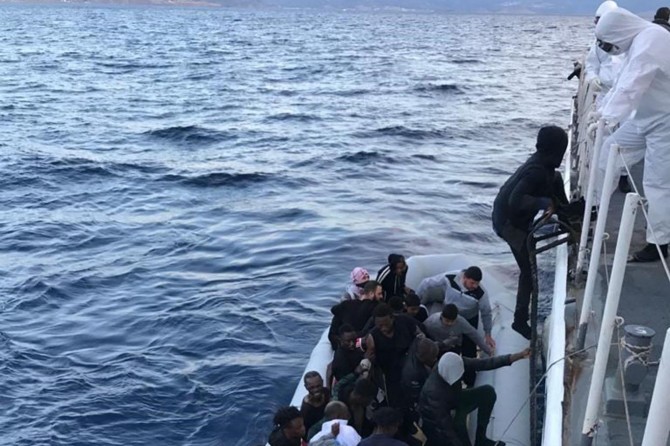 Sahil Güvenlik Komutanlığı: Çanakkale açıklarında 36 düzensiz göçmen kurtarıldı