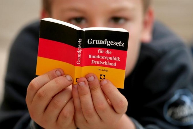 Yeşiller’den Alman anayasasından “ırk” kavramının çıkartılması talebi