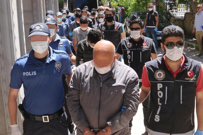 Ağrı ve Van'da uyuşturucu operasyonu: 36 kişi gözaltına alındı