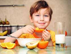 Sağlıklı beslenme konusunda aileler çocuklara örnek olmalı