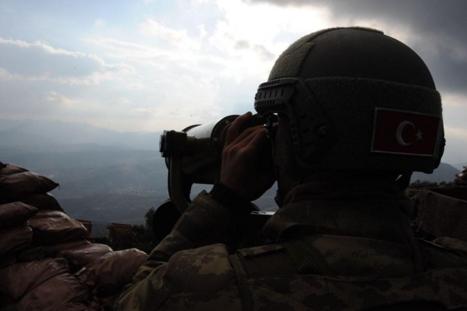 Kamplardan kaçan iki PKK'li teslim oldu