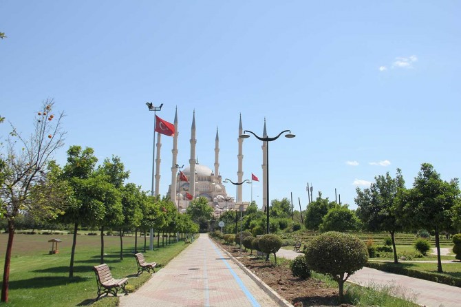 Adana'da Coronavirus tehlikesine karşı minarelerden rehavet uyarısı yapılıyor