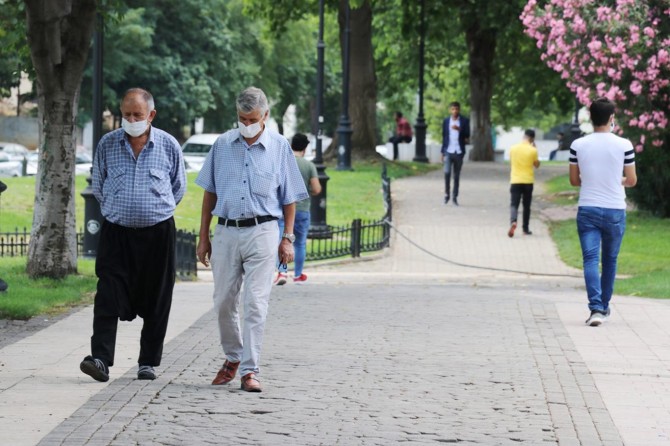 Çocuklar yasağın kaldırılmasından yaşlılar esnetilmesinden memnun