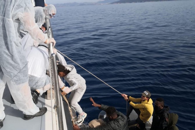 Sahil Güvenlik Komutanlığı: Muğla açıklarında 34 düzensiz göçmen kurtarıldı