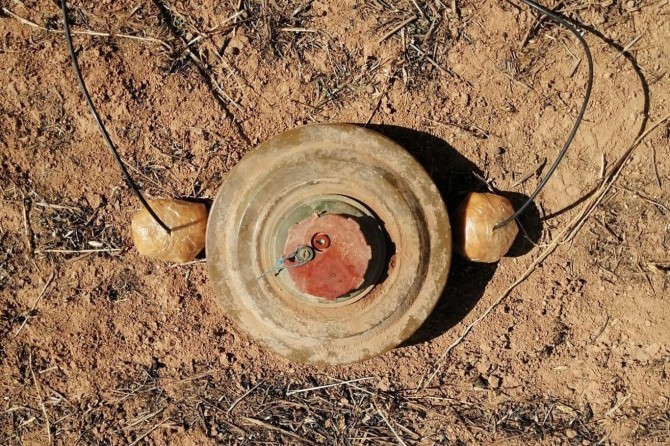 MSB: YPG/PKK ateşe verdikleri tarlaların içine mayın veya EYP tuzaklıyor