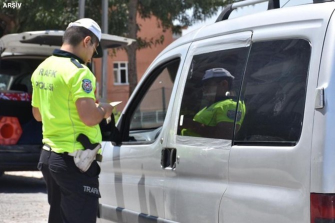 Çeşitli suçlardan aranan 935 şüpheli yakalandı