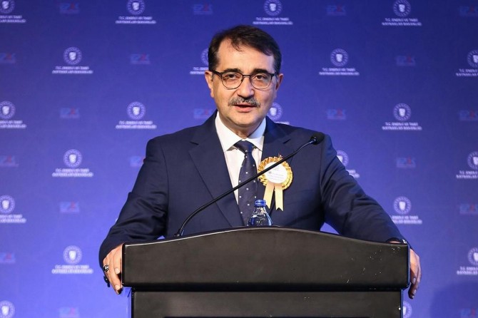 Bakan Dönmez: "TAP'ın deniz geçişi tamamlandı"