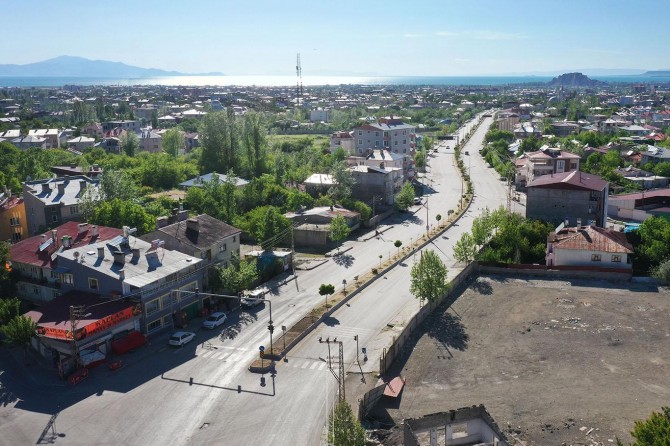 Van’da yapılacak olan yeni “Prestij Caddesi’nin” sözleşmesi imzalandı