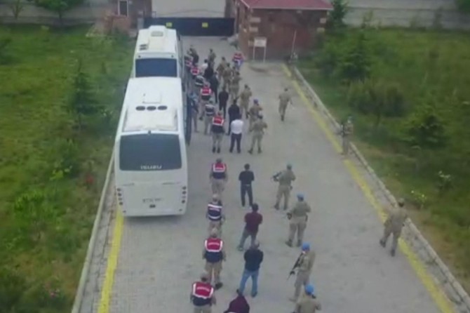 Bitlis’te uyuşturucu operasyonunda 14 kişi gözaltına alındı