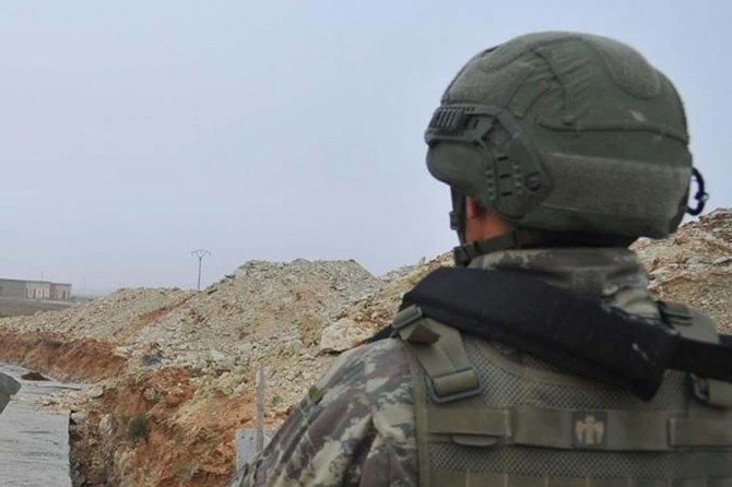 Leşkerê ku li Îdlîbê birîndar bûbû canê xwe ji dest da