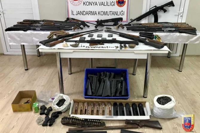 Konya'da silah operasyonunda 21 şüpheli gözaltına alındı