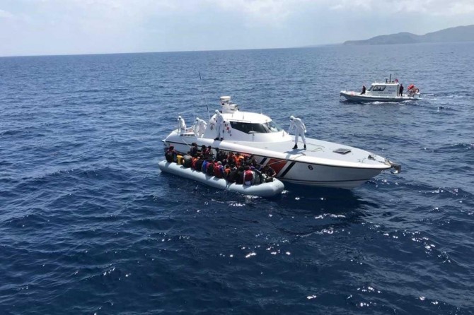 A total of 381 irregular migrants rescued in the last week, Turkish Coast Guard says