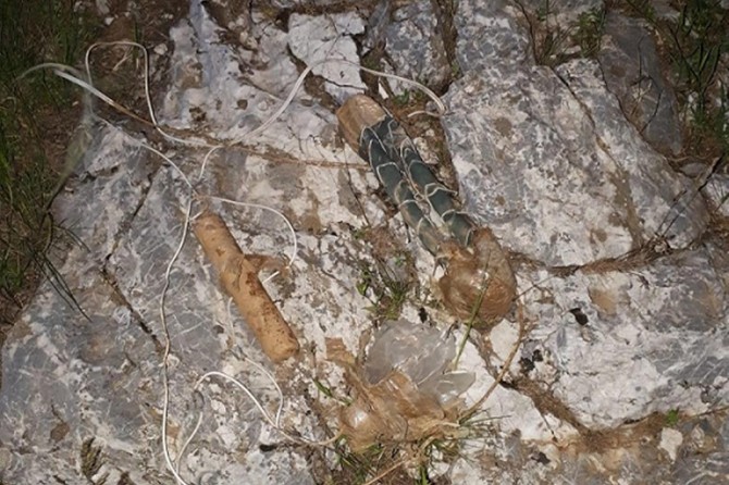 Bitlis kırsalında patlayıcı ve yaşam malzemesi ele geçirildi