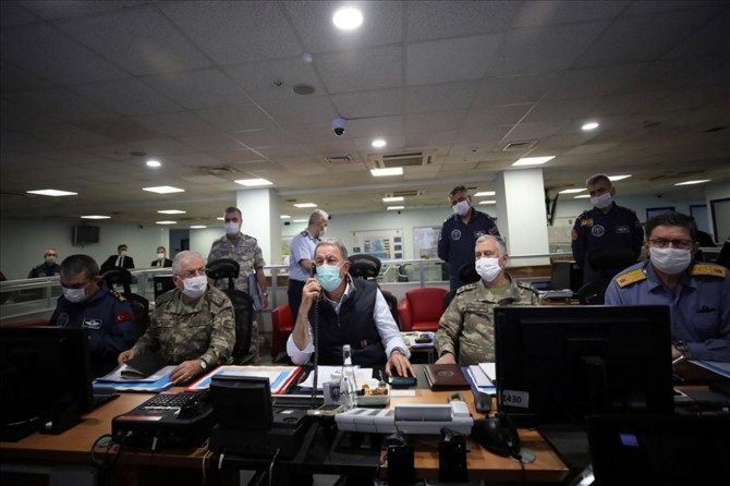 Pençe-Kartal Operasyonu’nu, Bakan Akar ve TSK Komuta Kademesi sevk ve idare ediyor