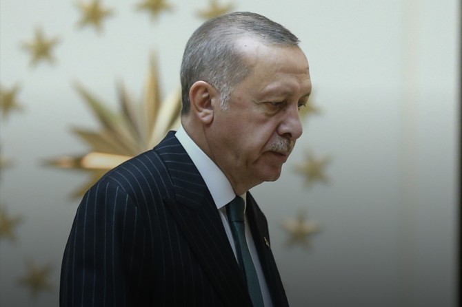 Cumhurbaşkanı Erdoğan, depremzedelerle görüştü