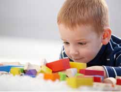 Oyuncak seçimi çocuğun gelişimi ve sağlığı için önemli