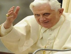 Yüzüğü çekiçle kırılacak