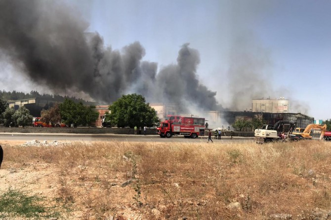 Gaziantep’te elyaf fabrikasında yangın çıktı