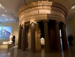 İsrail Filistin'den çaldıkları tarihi eserleri sergiliyor