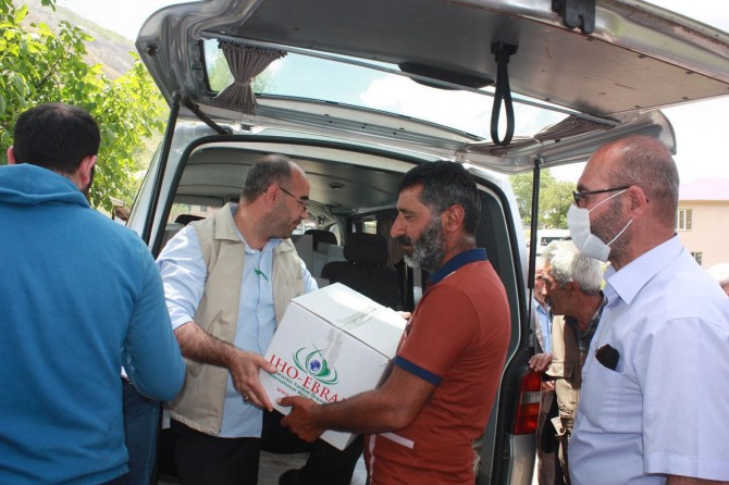 Hope Caravan delivers food aid to the families affected by earthquake in eastern Turkey